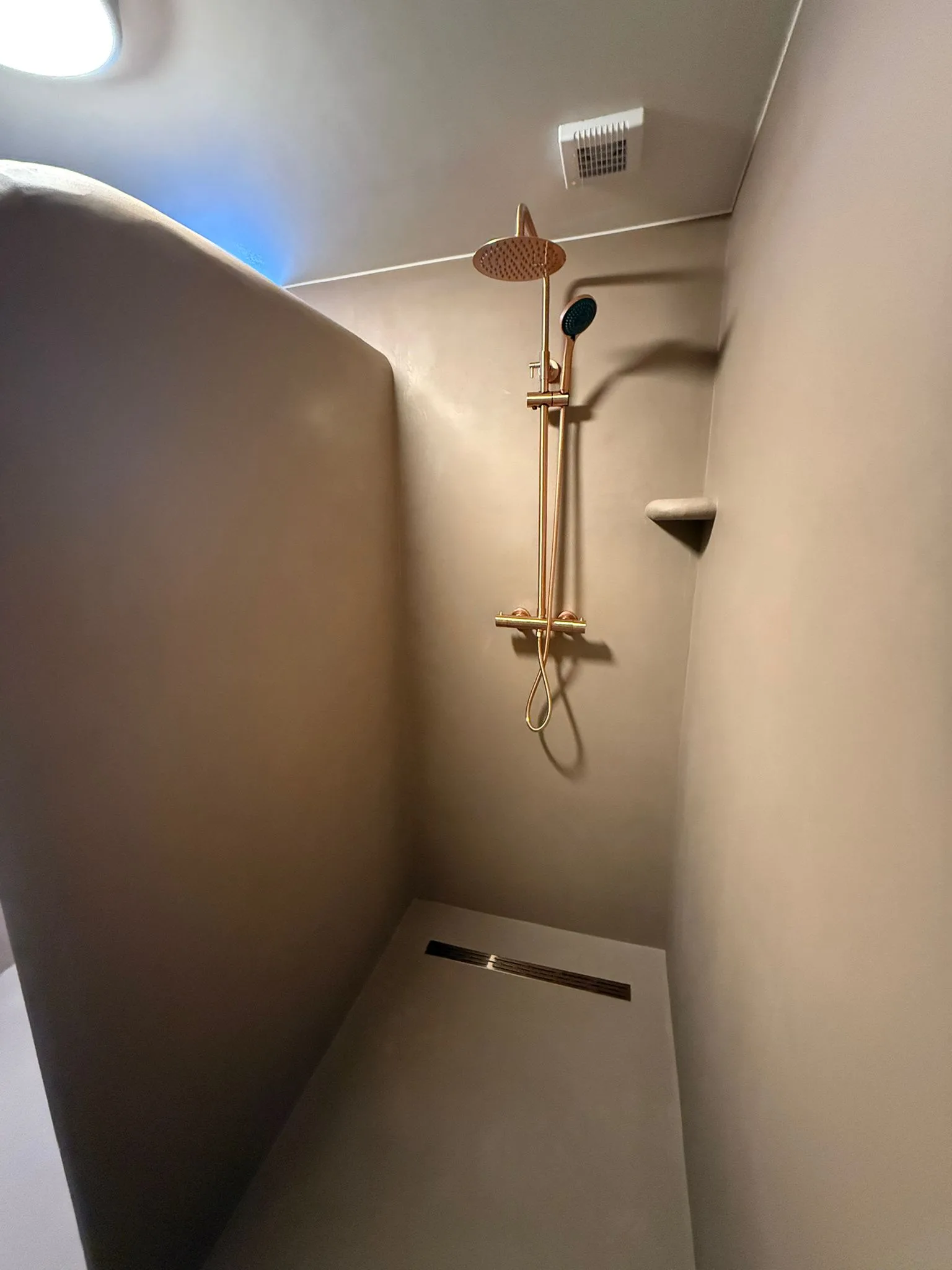 s&S beton badkamer 1